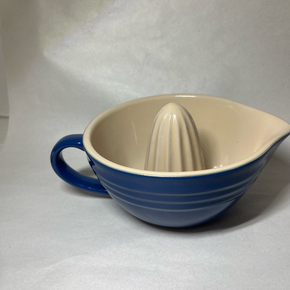 Le Creuset Stoneware Citrus Lemon Juicer Blue Glazed Reamer Excellent - Picture 2 of 6